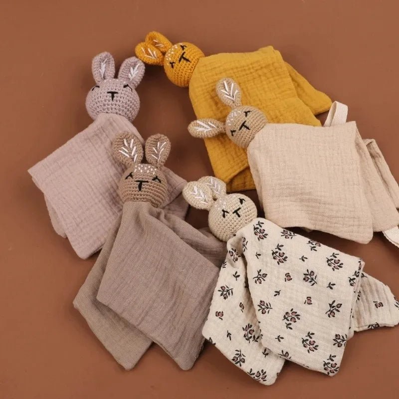 Doudou Lapin Bébé en Mousseline – Compagnon doux et rassurant